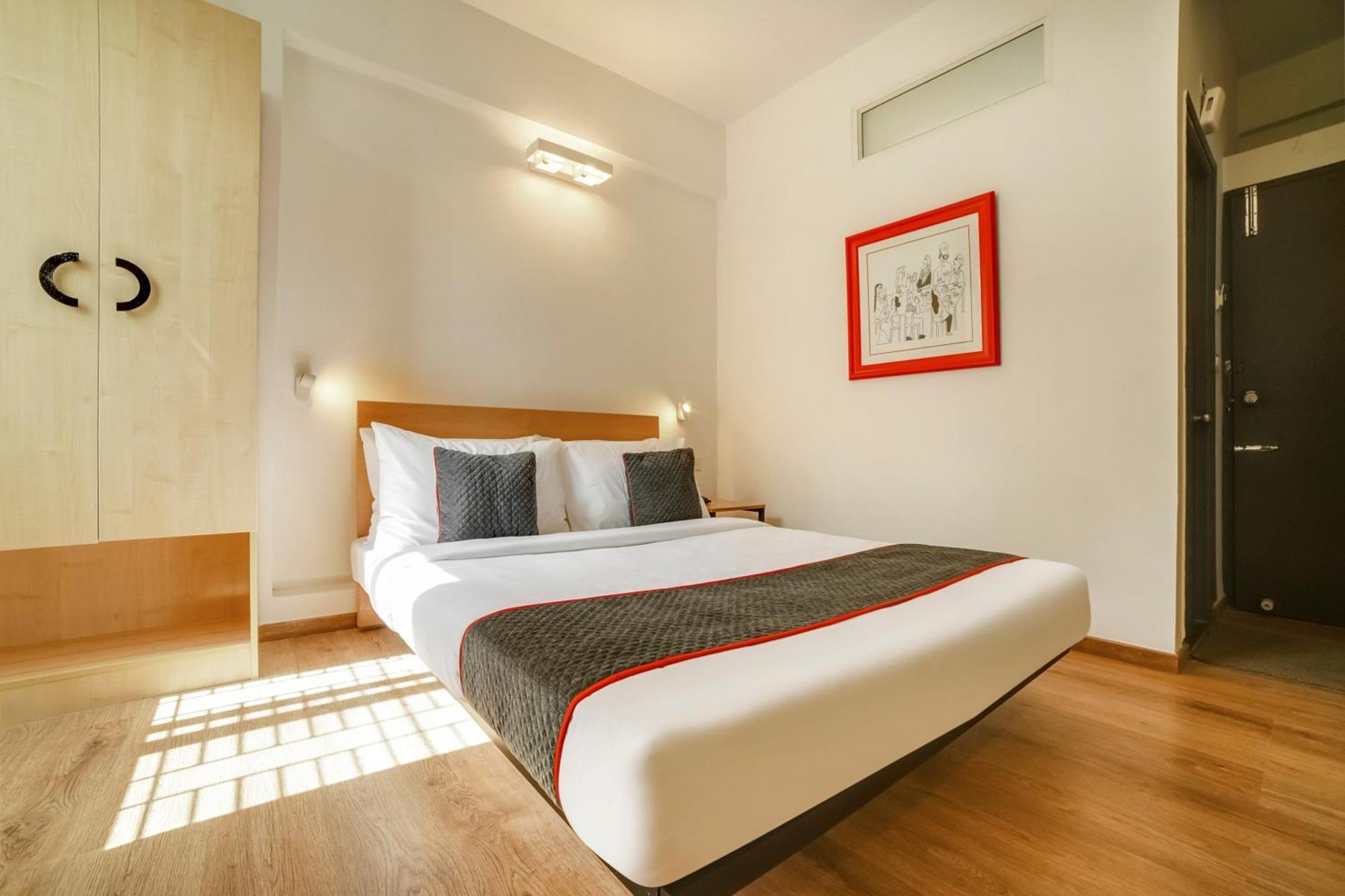 Townhouse Sarvar Hospitality Near Ascendas Park Square Mall Bangalore Esterno foto