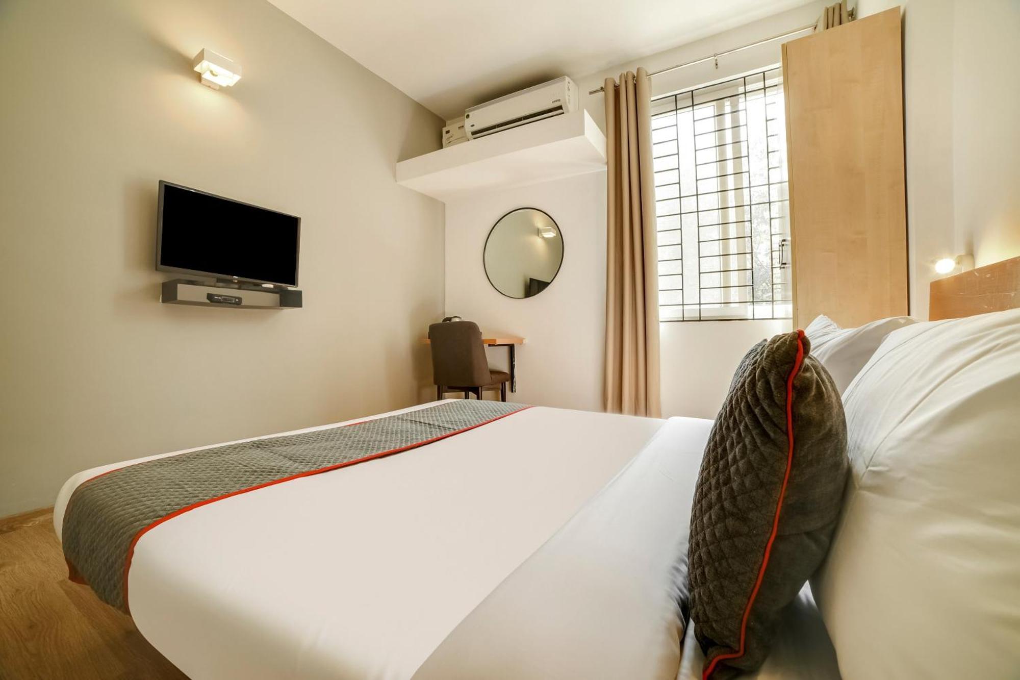 Townhouse Sarvar Hospitality Near Ascendas Park Square Mall Bangalore Esterno foto