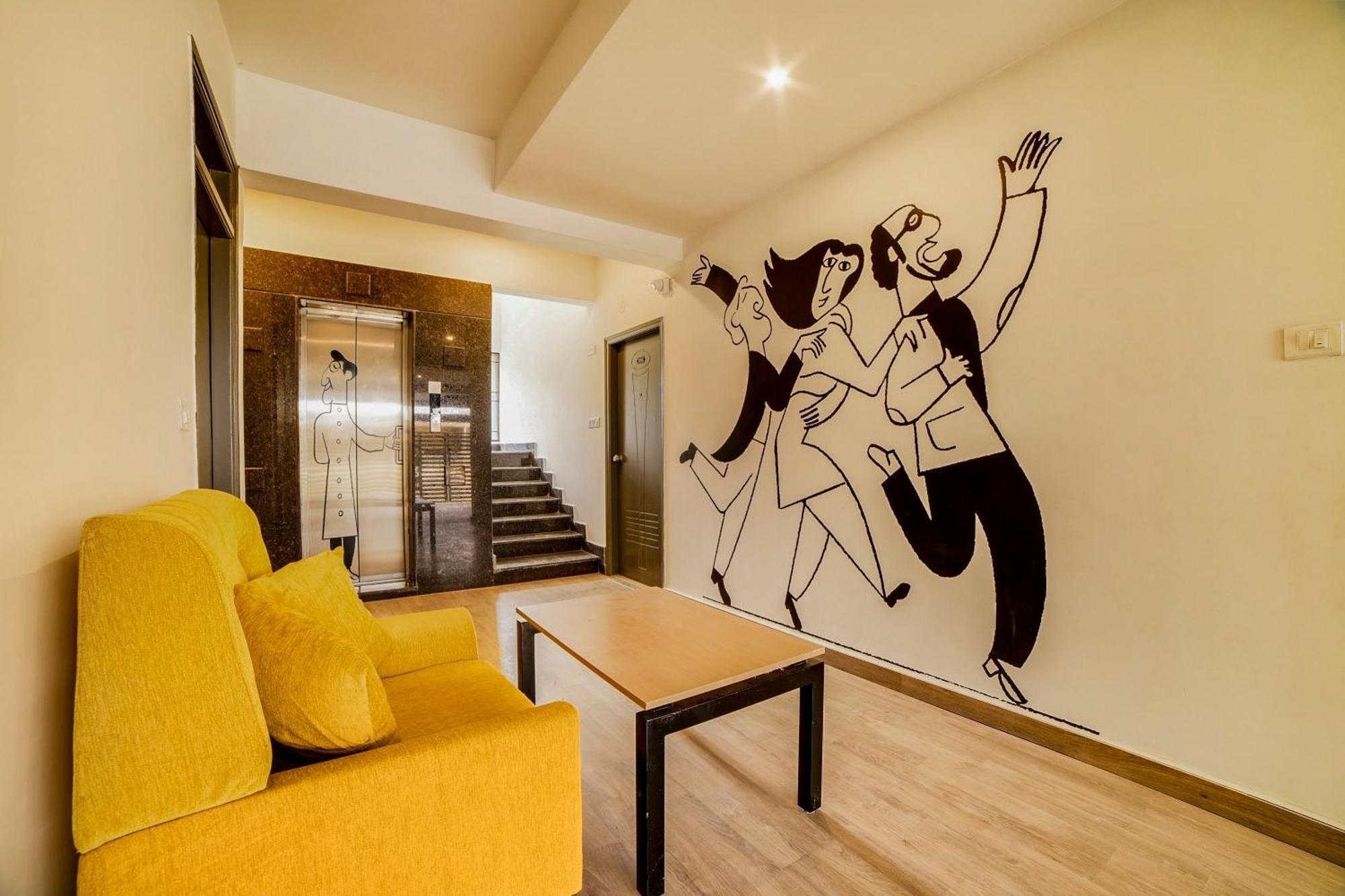 Townhouse Sarvar Hospitality Near Ascendas Park Square Mall Bangalore Esterno foto